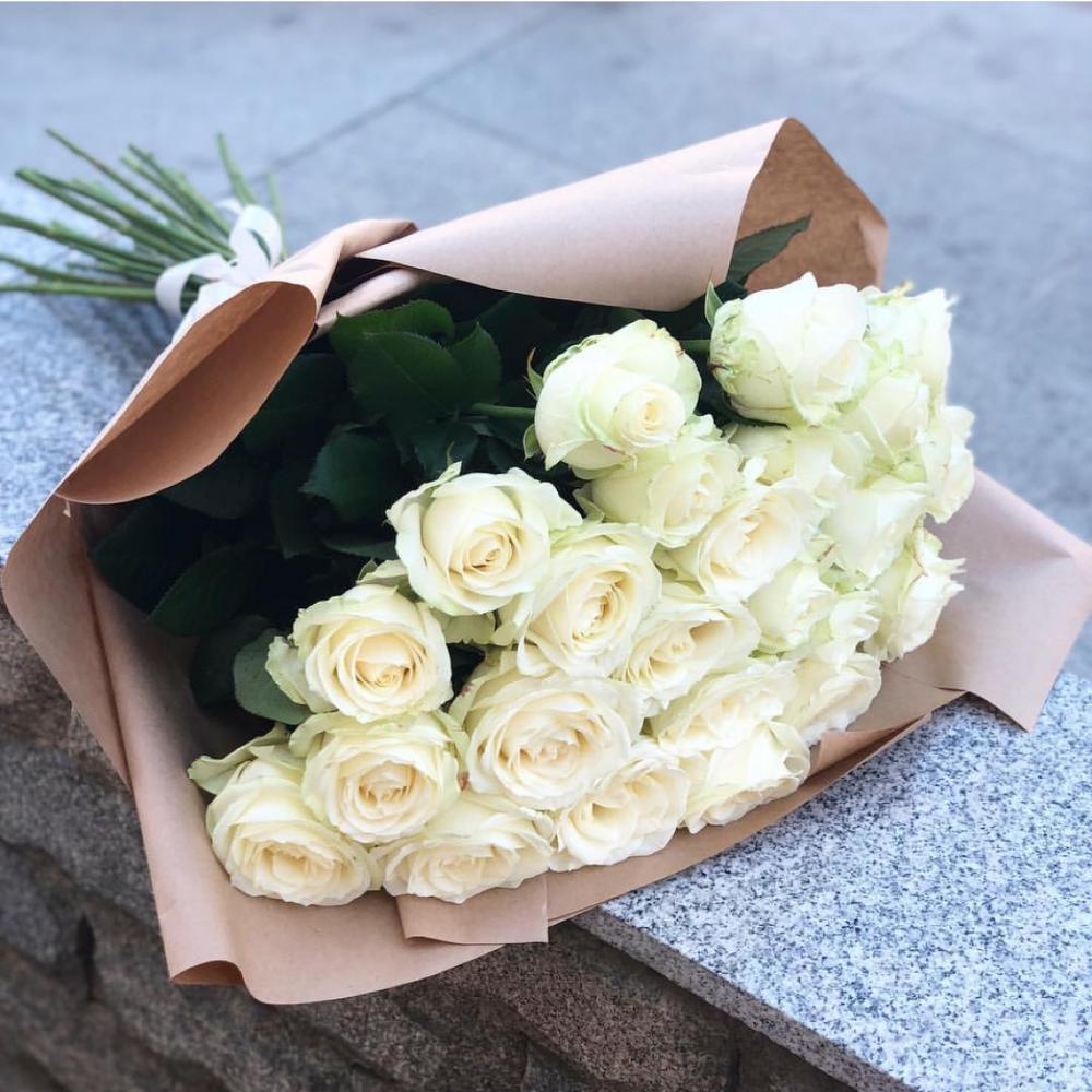 Букет Белые розы Анастасия в Клинцах