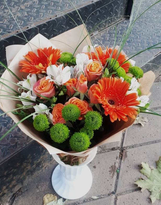 Букет цветов из: Герберы, Хризантемы, Альстромерии и Розы в Клинцах