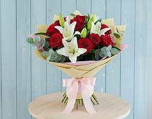 Букет цветов из:  Лилии и Розы в Клинцах