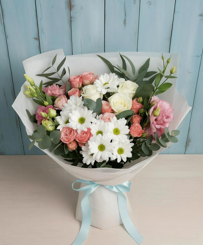 Букет цветов из: Розы, Лизиантусы и Хризантемы в Клинцах