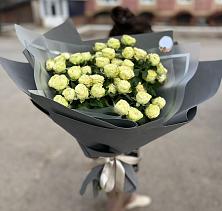 Букет Белые кустовые розы Солинеро в Клинцах