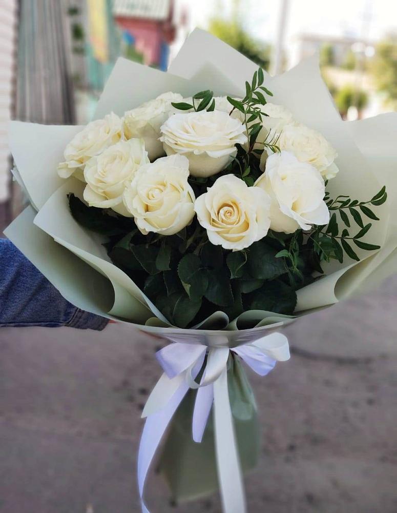 Букет Белые розы Проуд в Клинцах