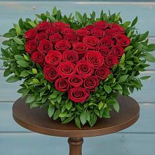 Цветочная композиция из Розы в виде сердца в Клинцах