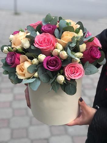 Цветочная композиция из Розы в шляпной коробке в Клинцах