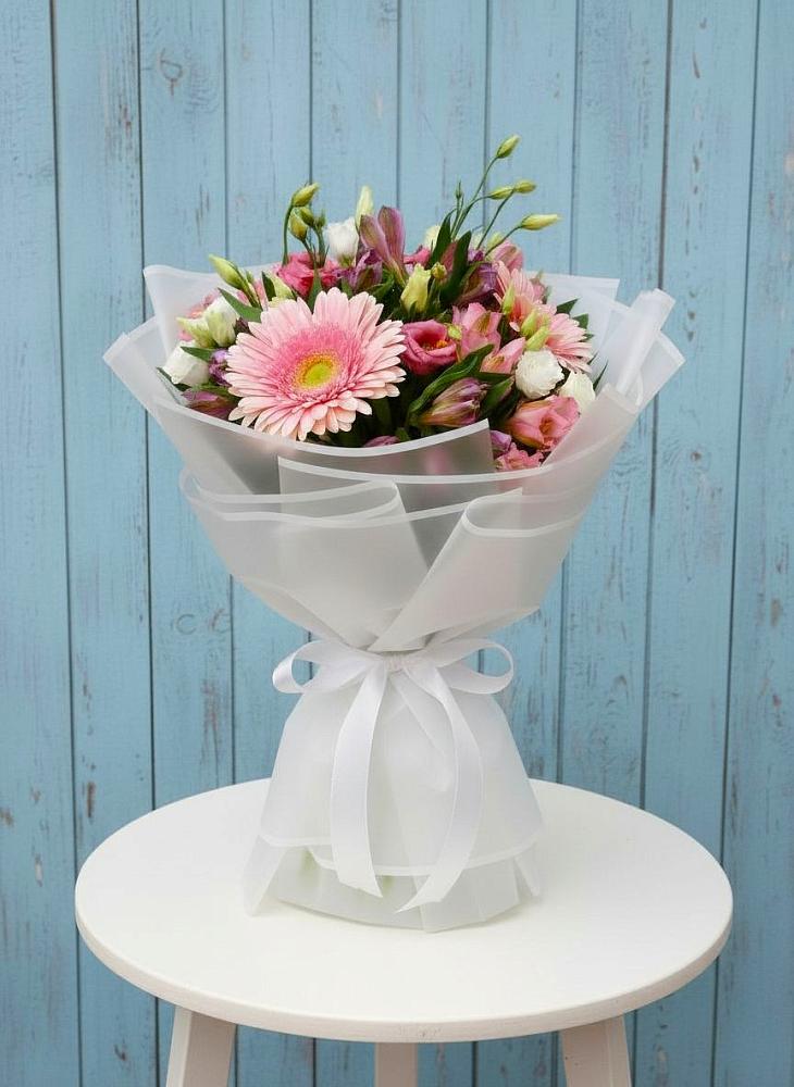 Букет цветов из: Герберы, Альстромерии и Лизиантусы в Клинцах