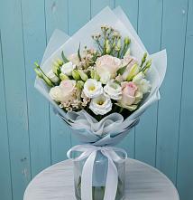 Букет цветов из:  Розы и Лизиантусы в Клинцах