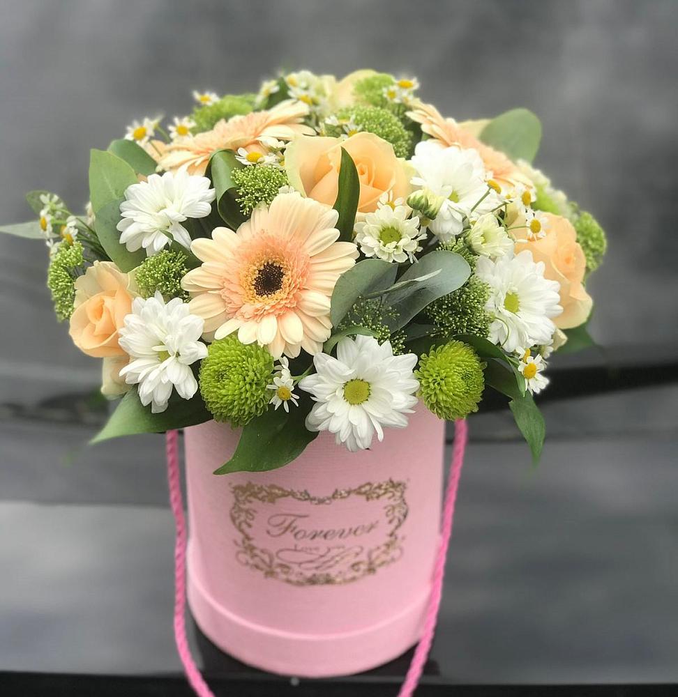 Цветочная композиция из Розы, Герберы и Хризантемы в шляпной коробке в Клинцах