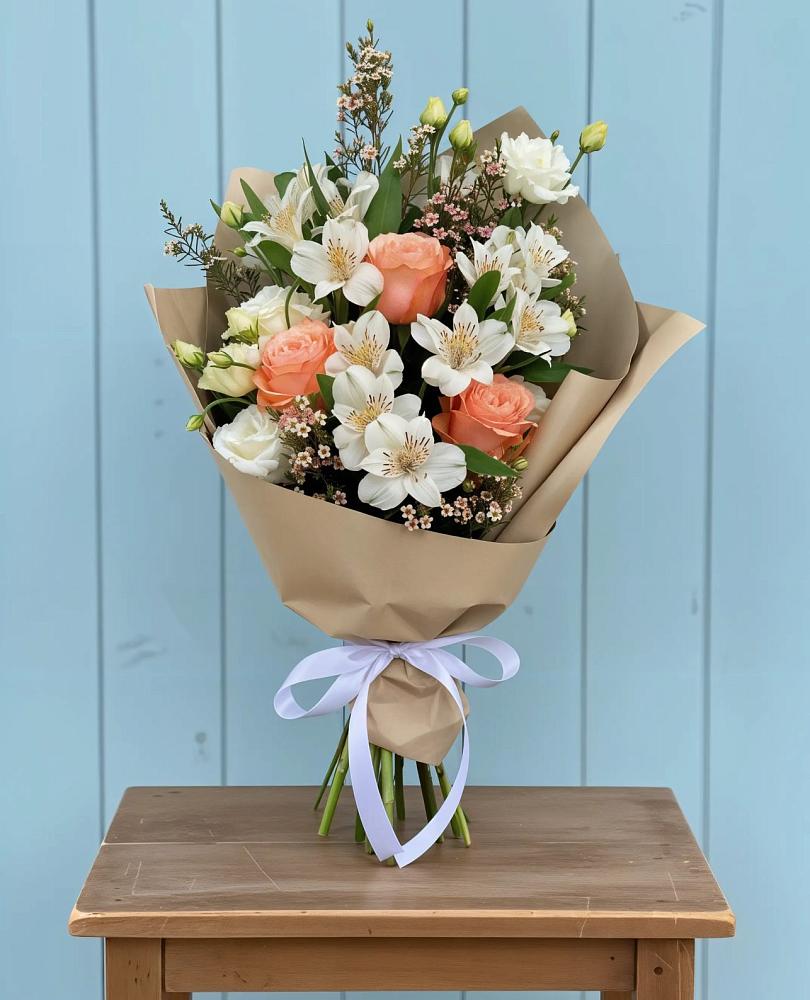 Букет цветов из: Альстромерии, Лизиантусы, Розы и Хризантемы в Клинцах