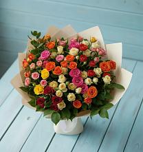 Букет Микс из разноцветных кустовых роз в Клинцах