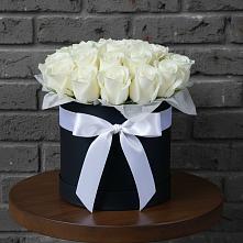 Цветочная композиция из Розы в шляпной коробке #REPLACE_PRED# Клинцах